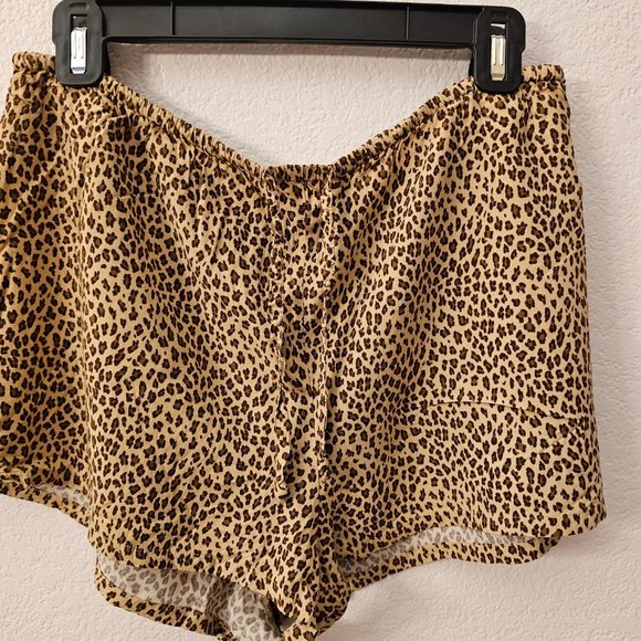 Victoria's Secret Leopard Print Sleep Shorts - Lounge Wear - Size M - Picture 2 of 7